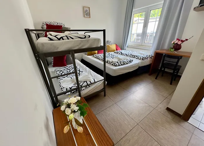 Hotel Moji 3 Landhaus Koeln
